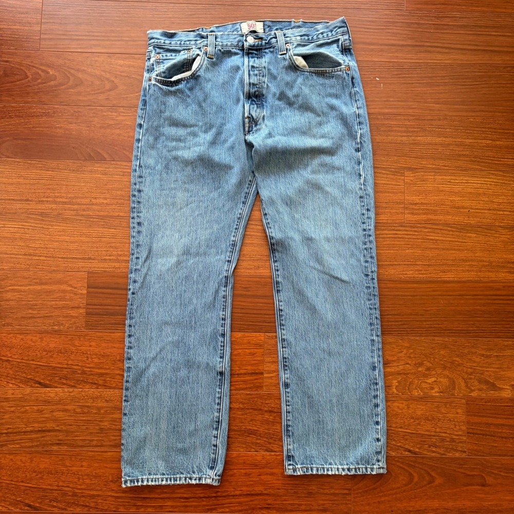 Vintage Levis Mens 501 Original Straight Leg Button Fly Jeans 38x30 Washed Blue